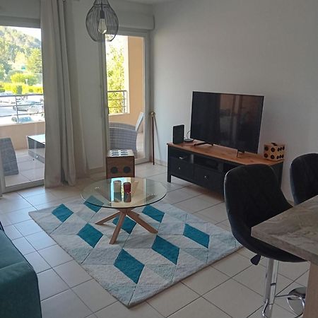 Superbe Appartement T2 Cuers Exteriér fotografie